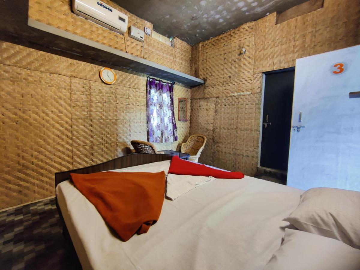 The Gravity Cafe -A Unit Of Staychillhampi Eksteriør bilde