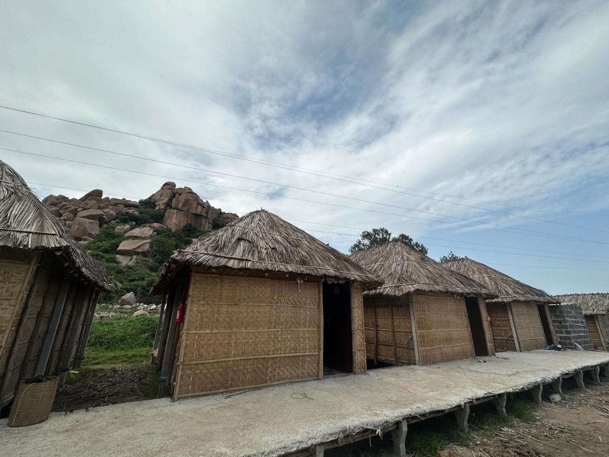 The Gravity Cafe -A Unit Of Staychillhampi Eksteriør bilde