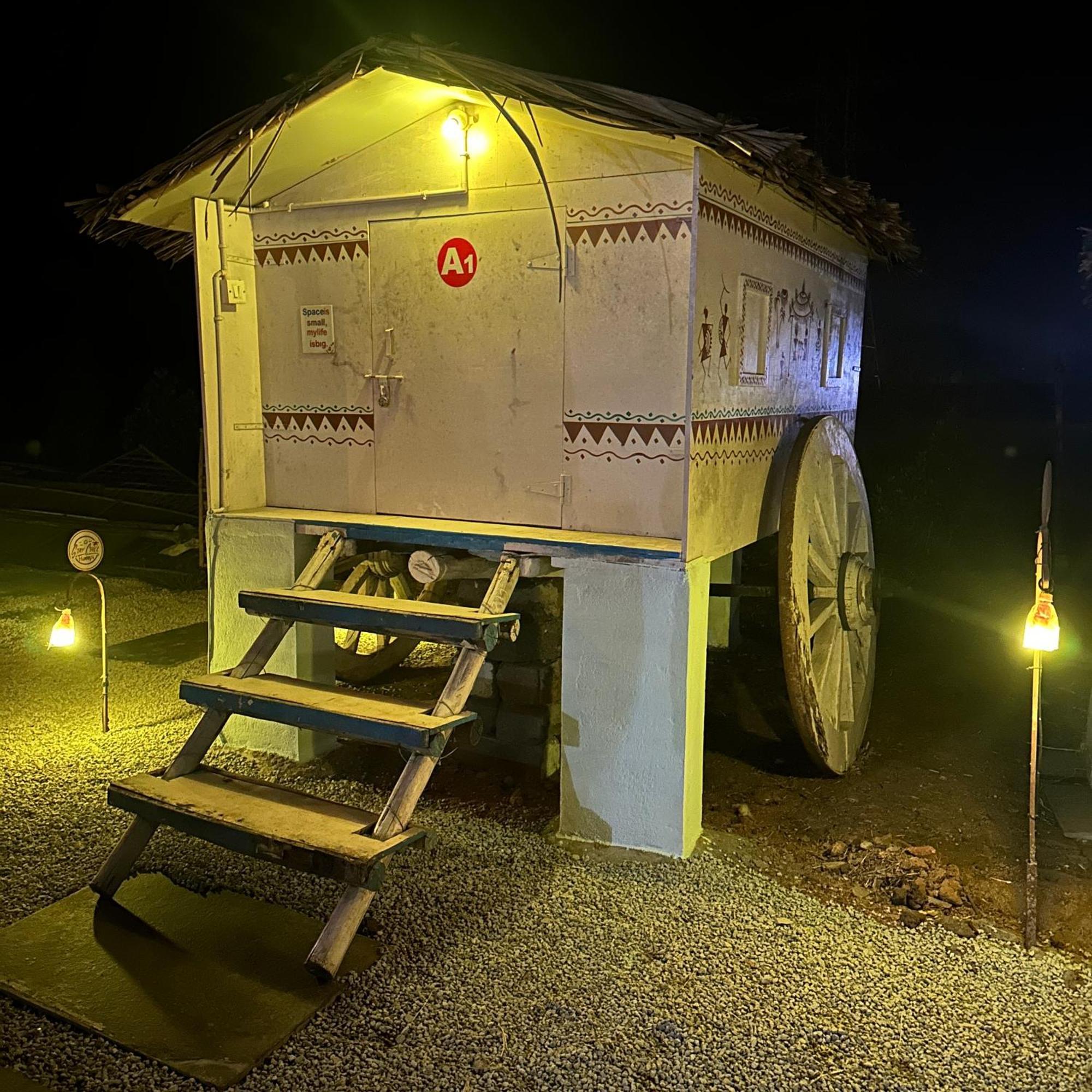 The Gravity Cafe -A Unit Of Staychillhampi Eksteriør bilde