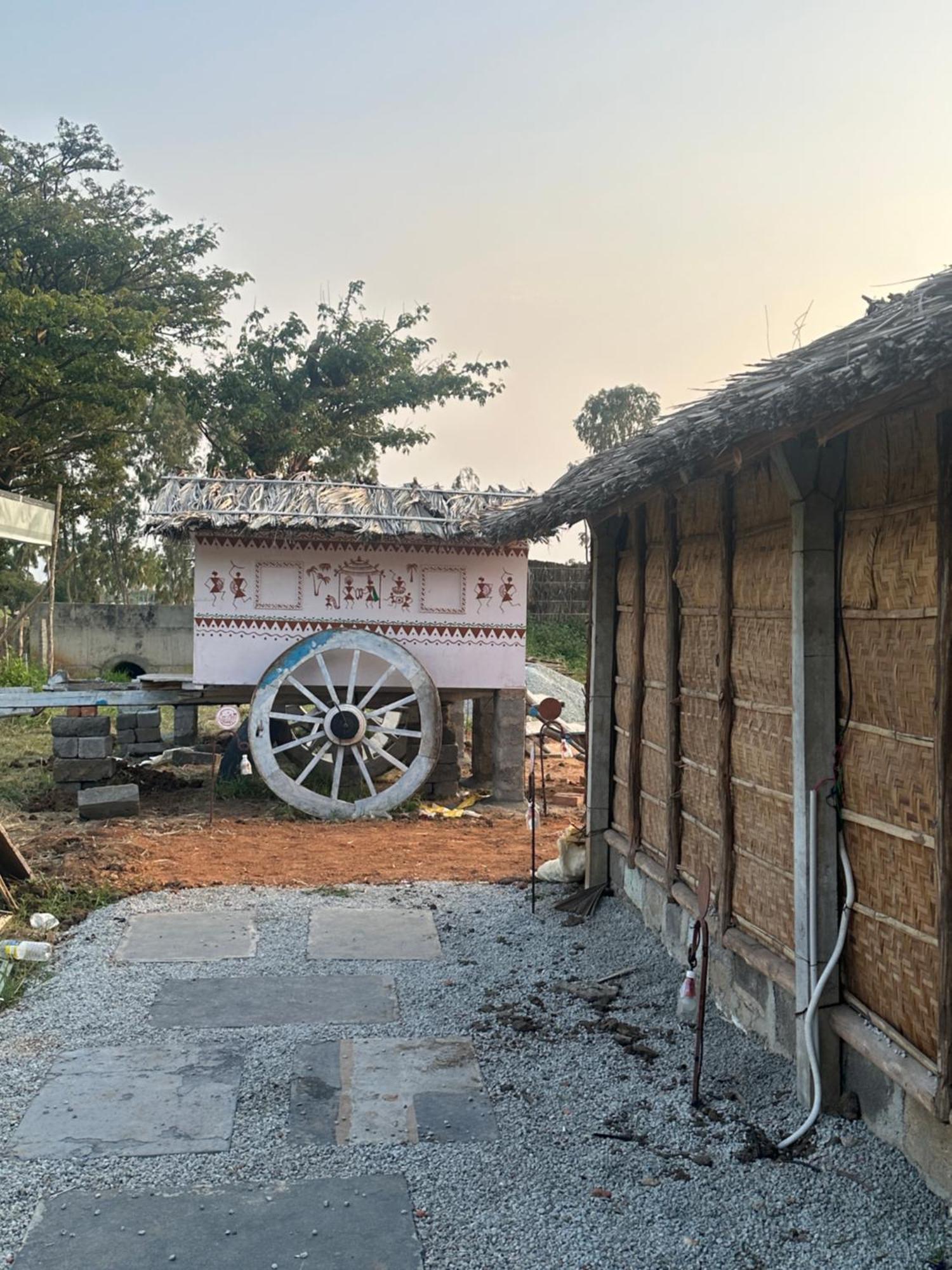 The Gravity Cafe -A Unit Of Staychillhampi Eksteriør bilde