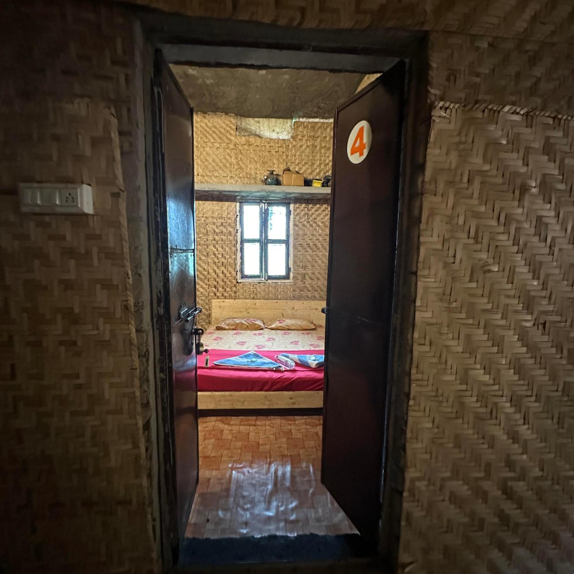 The Gravity Cafe -A Unit Of Staychillhampi Eksteriør bilde