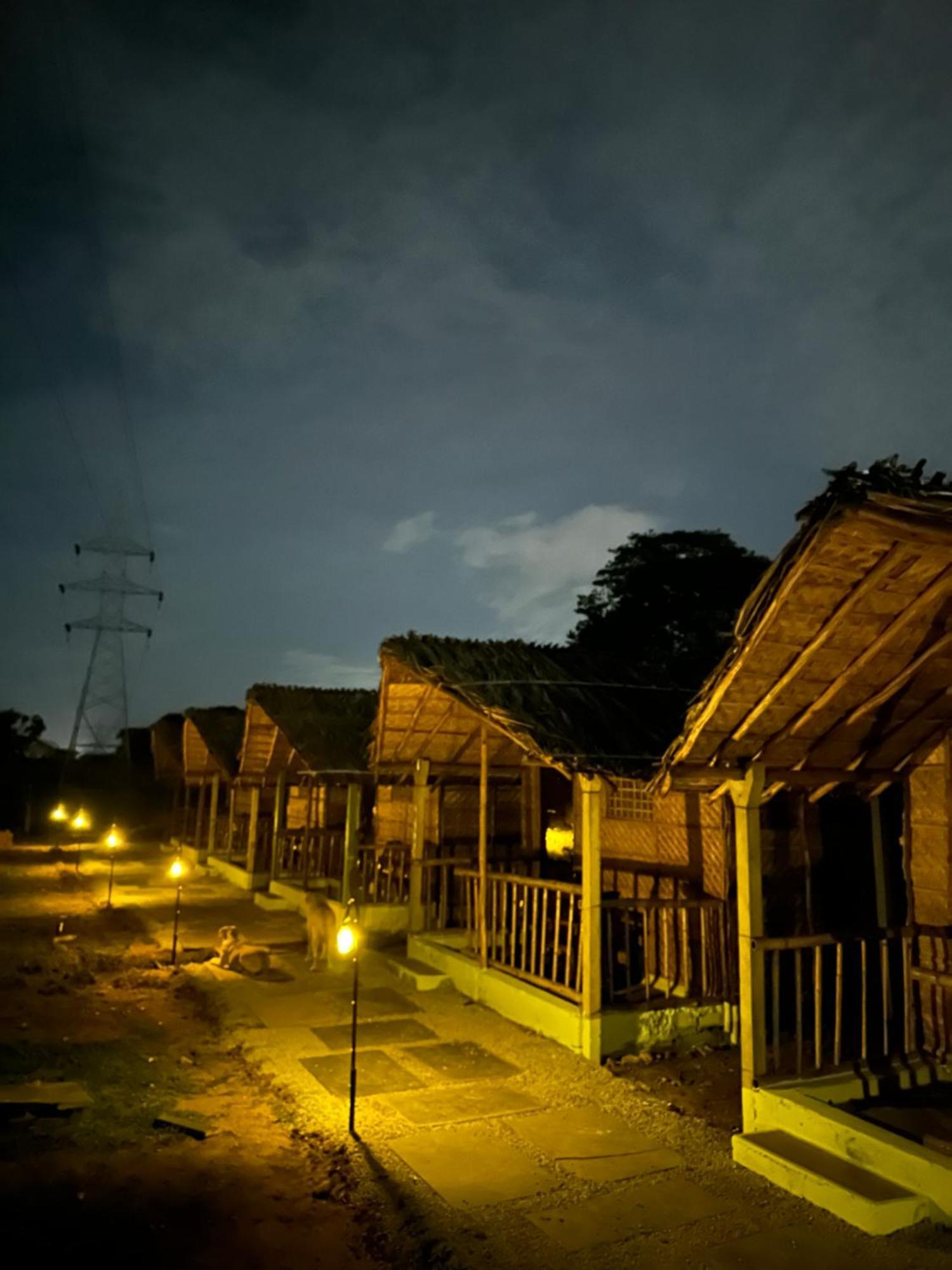 The Gravity Cafe -A Unit Of Staychillhampi Eksteriør bilde