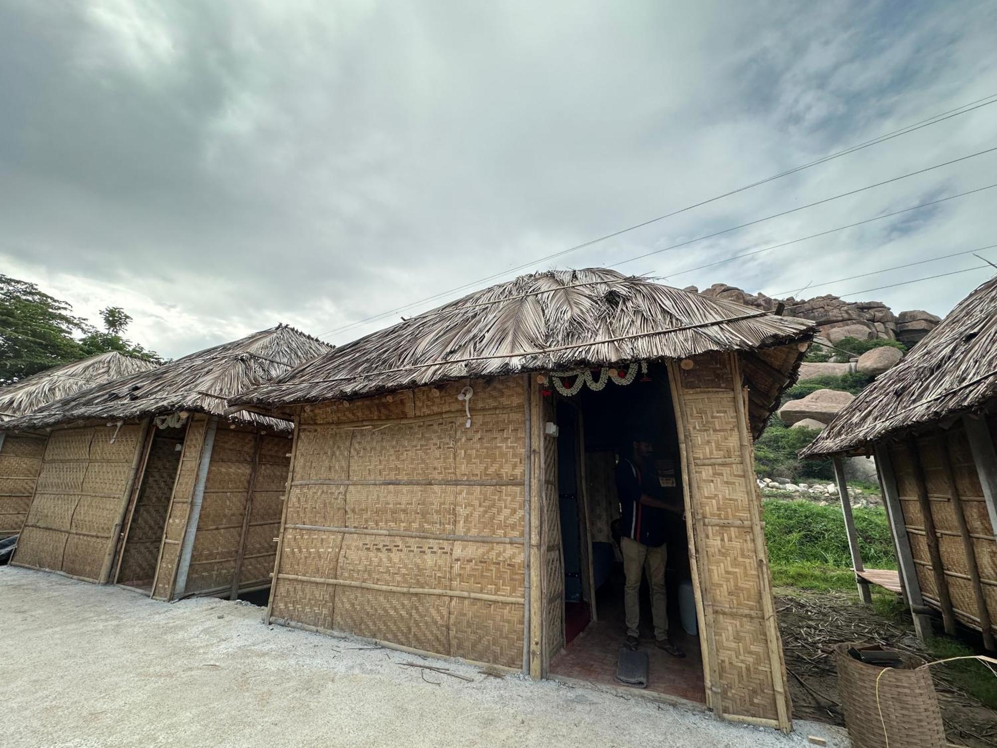 The Gravity Cafe -A Unit Of Staychillhampi Eksteriør bilde